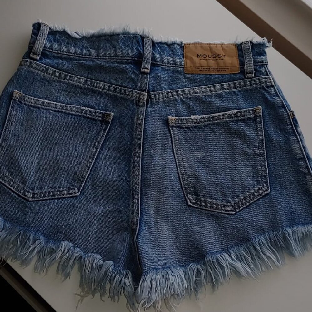 Revolve Moussy cut off shorts super fray size 2
